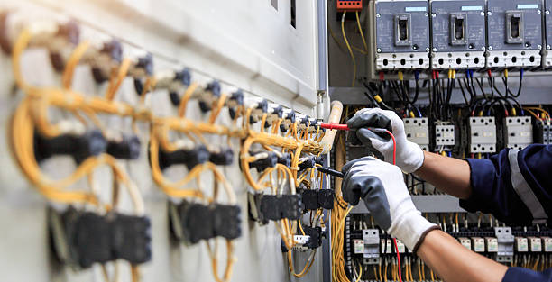 Professional Electrician technician working in Rochester Hills, MI
